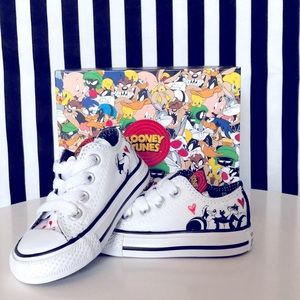 Looney Tunes Converse